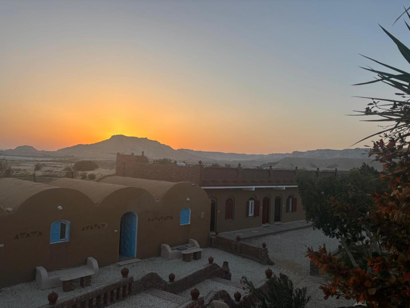 Beir El Gabal Hotel Qasr Dakhl Exterior photo